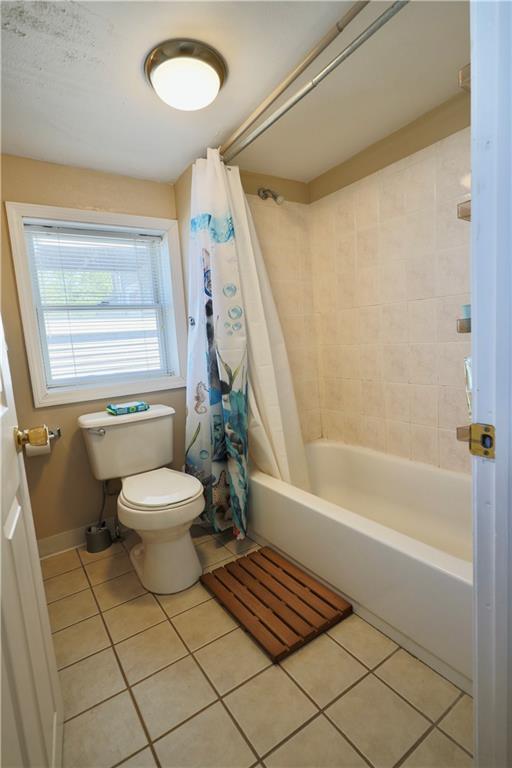 1923 Wharton Street Pittsburgh, PA 15203 - Photo 31 of 34 a bathroom with a toilet a sink and a bathtub