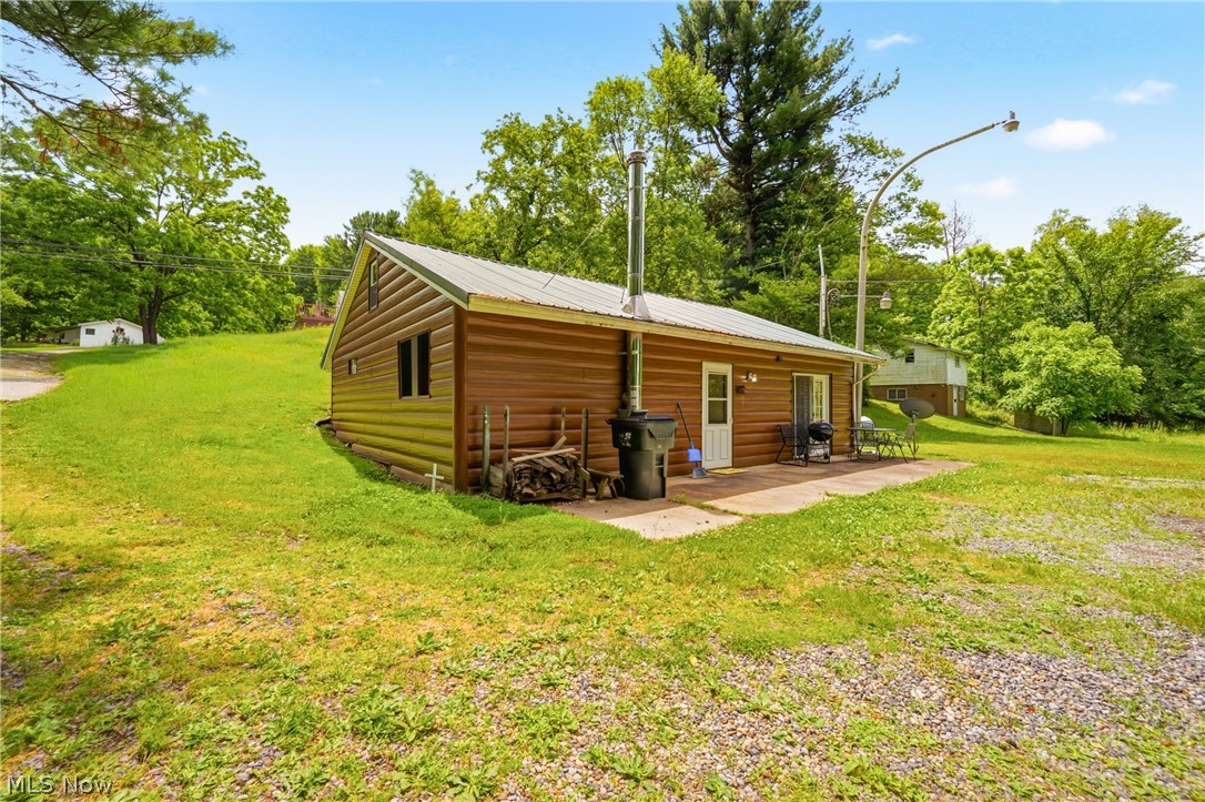 6251 Breezehill Road Southwest East Sparta, OH 44626 - Photo 4 of 50