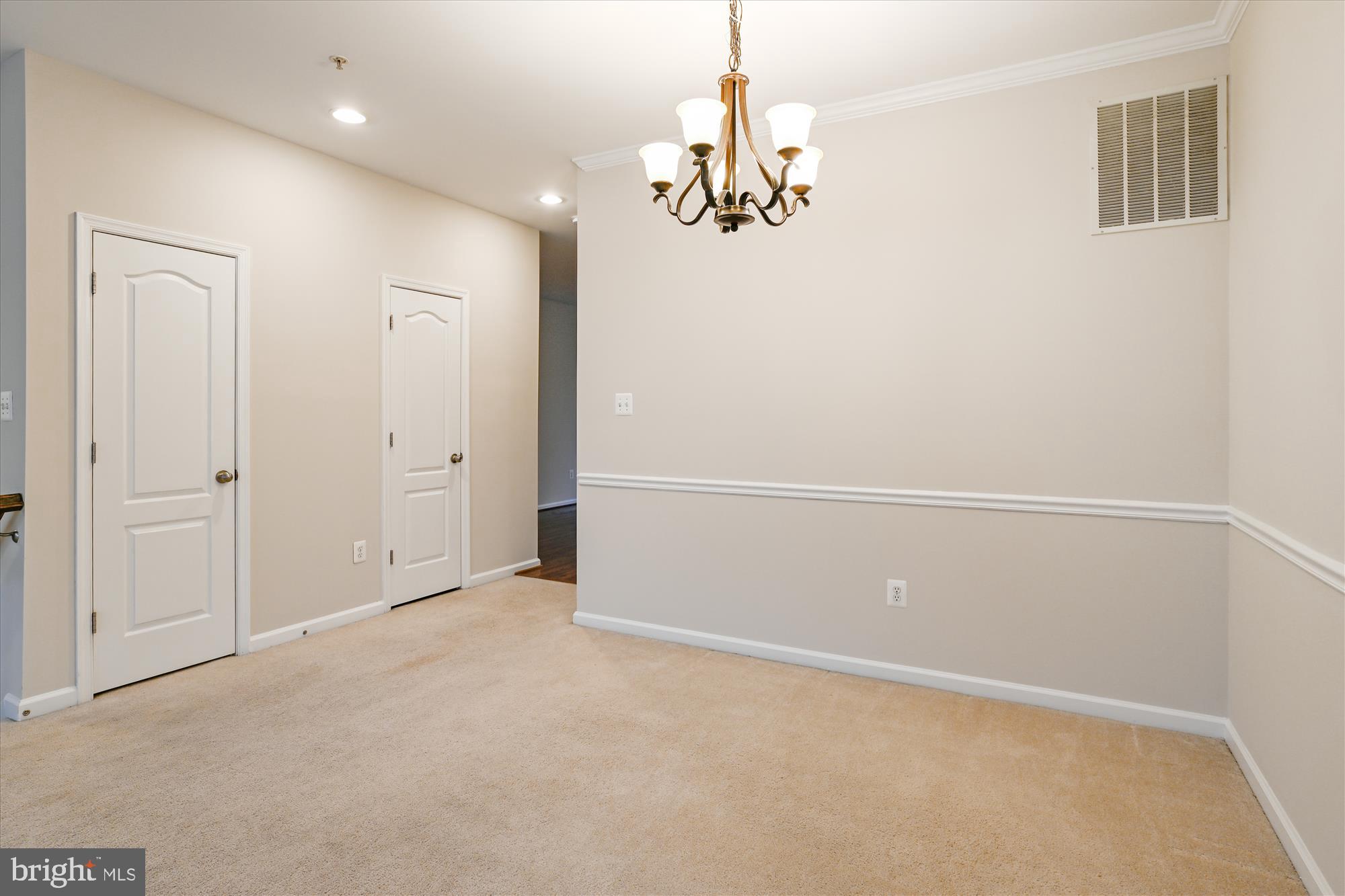 7346 Mockingbird Circle Glen Burnie, MD 21060 - Photo 17 of 67 Dining Area