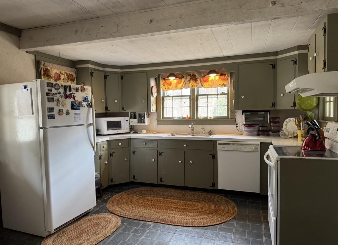 242 Clarendon Road Wallingford, VT 05773 - Photo 17 of 36