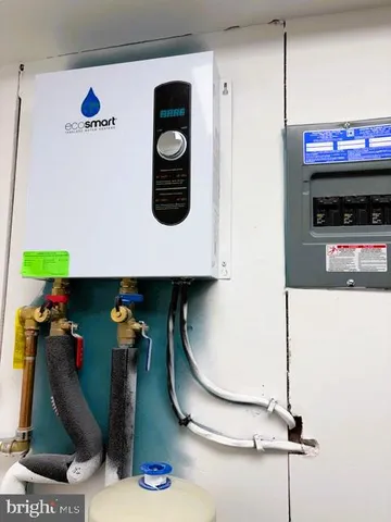 $395,000 | 53 South Colonial Drive, Hagerstown, MD 21740