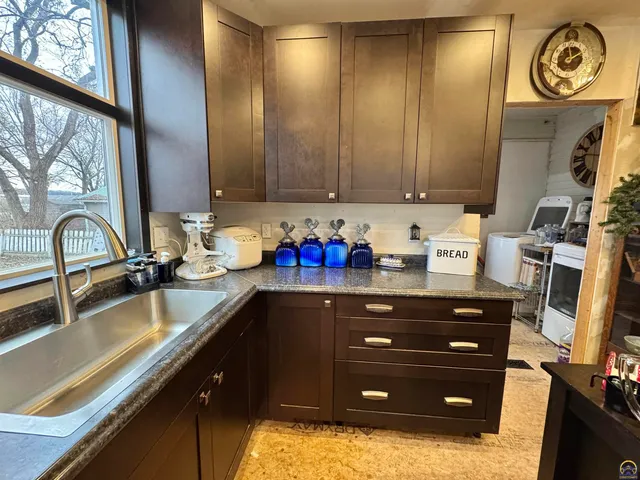 $172,000 | 218 Kansas Avenue, Paxico, KS 66526