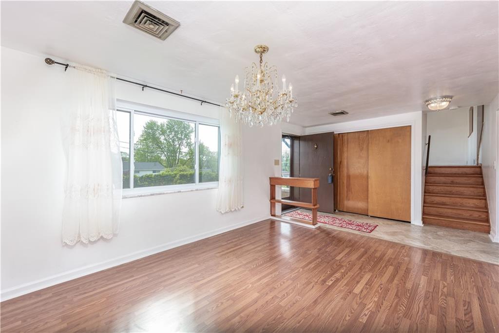 783 Lindsay Road Carnegie, PA 15106 - Photo 3 of 33 Gallery Image 3