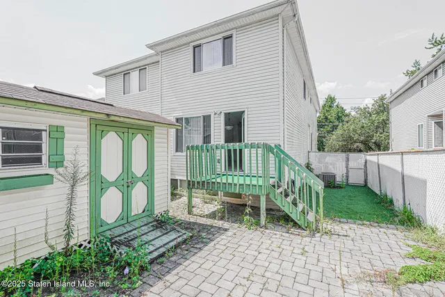 $829,900 | 263 Seguine Avenue | Prince's Bay