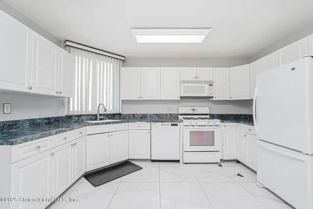 $829,900 | 263 Seguine Avenue | Prince's Bay