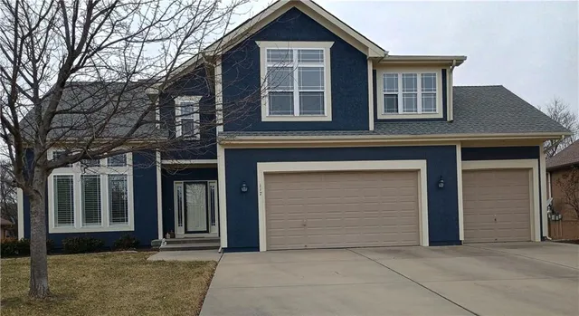 $409,900 | 112 South Westglen Drive, Raymore, MO 64083