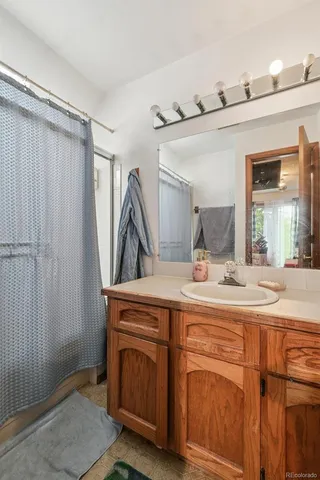a view of living room with washer and dryer