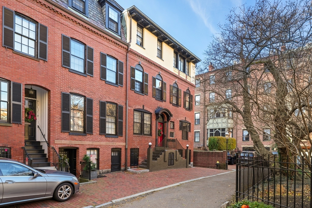 3 Mount Vernon Square, Unit 2 Boston, MA 02108 - Photo 33 of 33 a building view