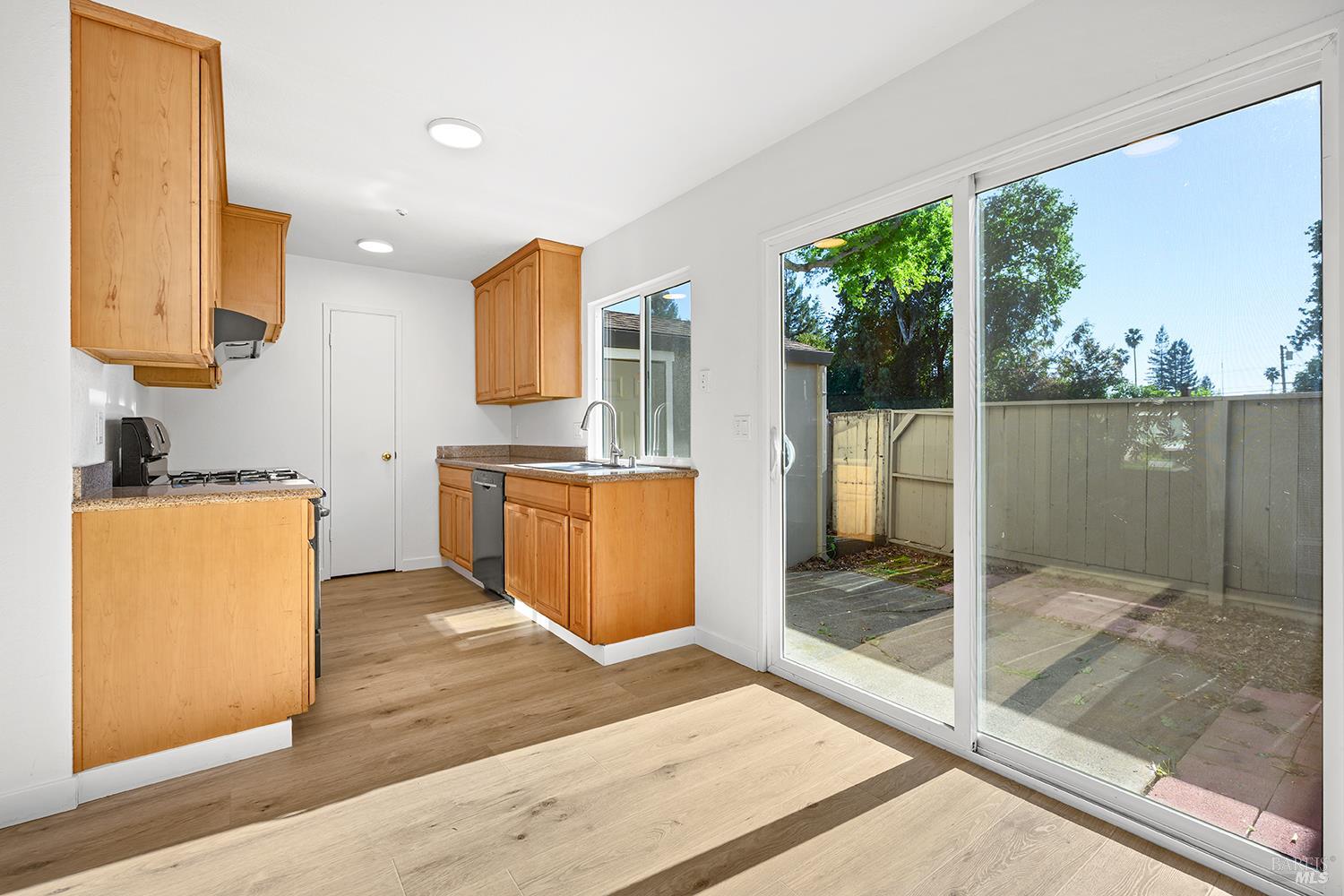 319 Algiers Court Santa Rosa, CA 95409 - Photo 7 of 23