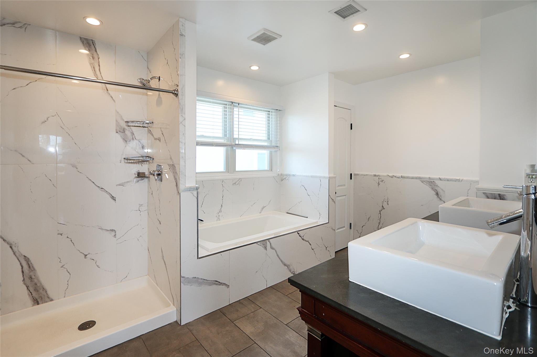 489 Emory Road Mineola, NY 11501 - Photo 13 of 28