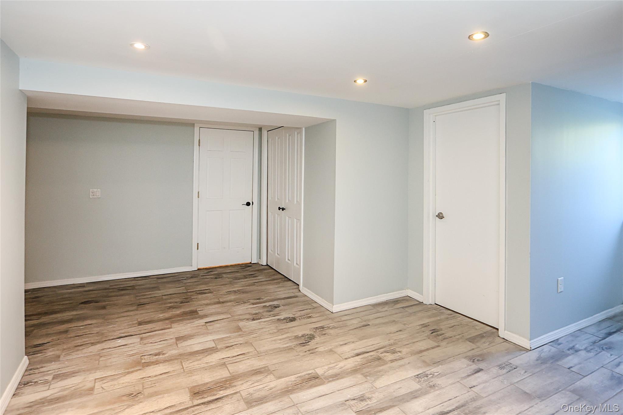 489 Emory Road Mineola, NY 11501 - Photo 17 of 28