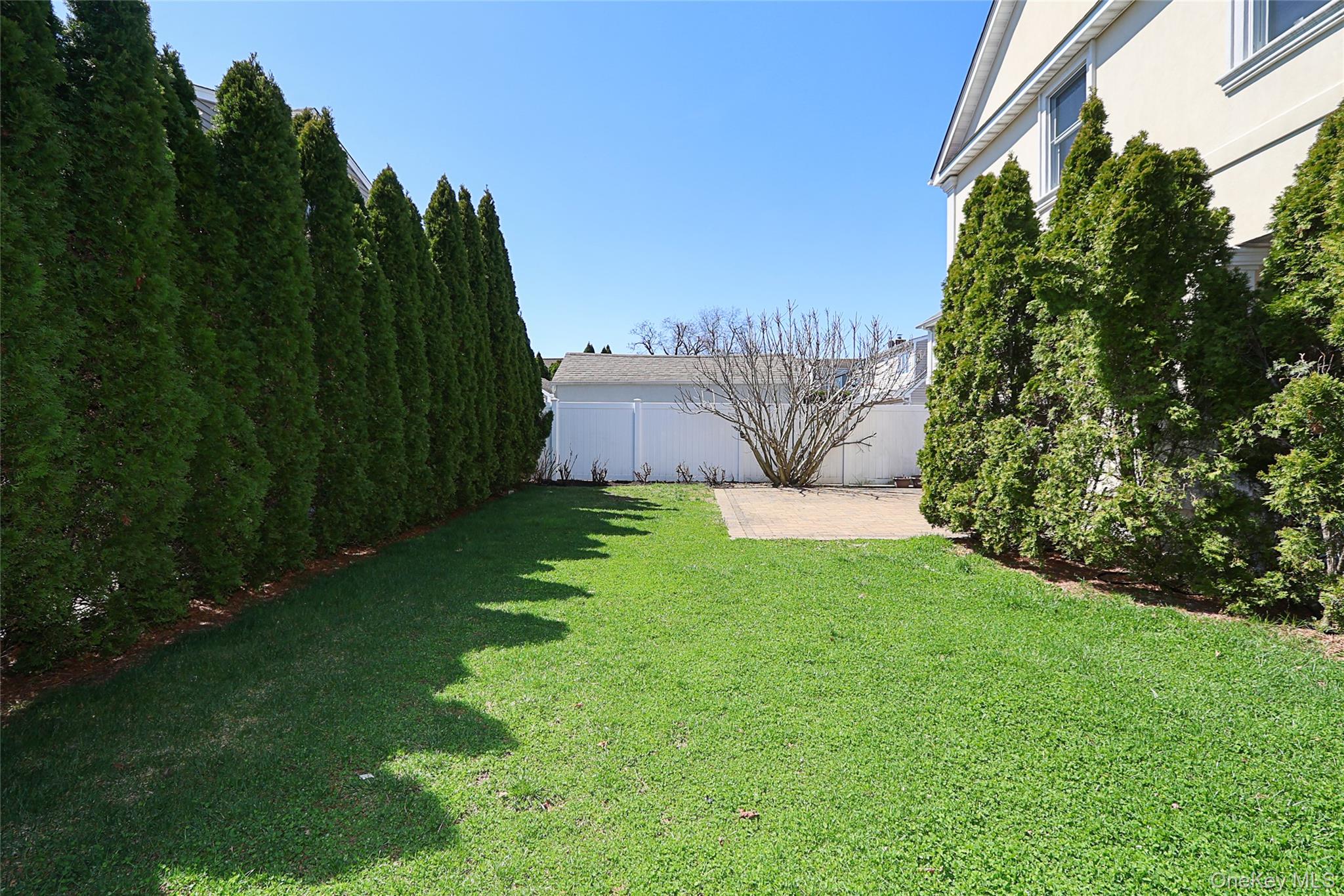 489 Emory Road Mineola, NY 11501 - Photo 25 of 28