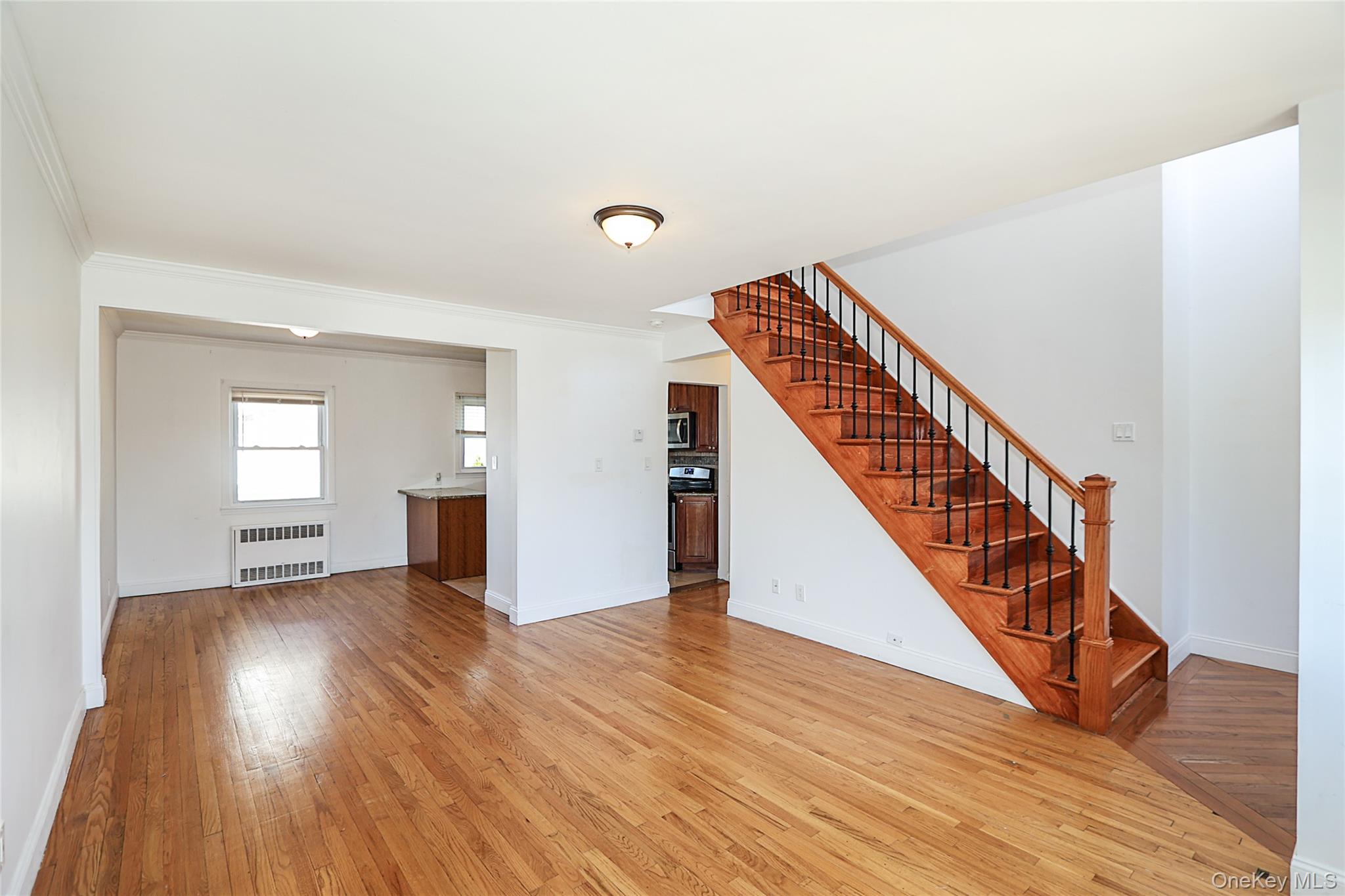 489 Emory Road Mineola, NY 11501 - Photo 3 of 28