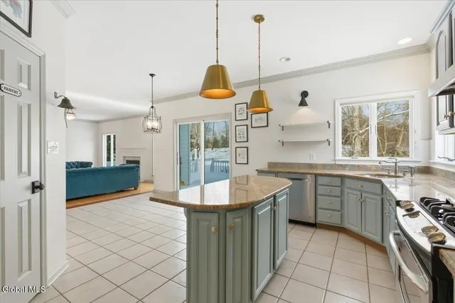 $675,000 | 26 Muterfield Court, Bethlehem, NY 12159