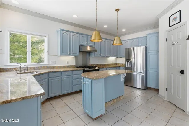 $675,000 | 26 Muterfield Court, Bethlehem, NY 12159