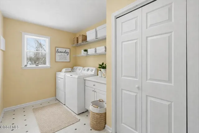 $675,000 | 26 Muterfield Court, Bethlehem, NY 12159