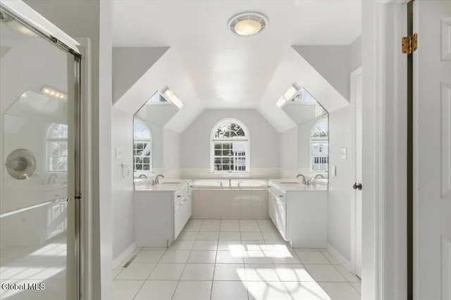 $675,000 | 26 Muterfield Court, Bethlehem, NY 12159