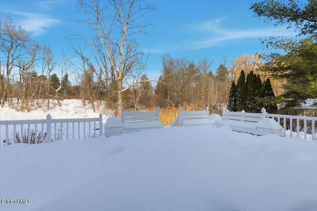 $675,000 | 26 Muterfield Court, Bethlehem, NY 12159