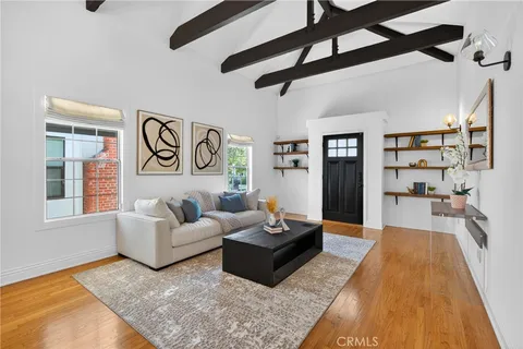 $1,915,000 | 520 North Citrus Avenue, Los Angeles, CA 90036