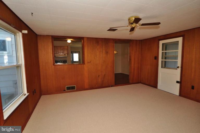 15x16 Extended Family Room perfect for relaxing!