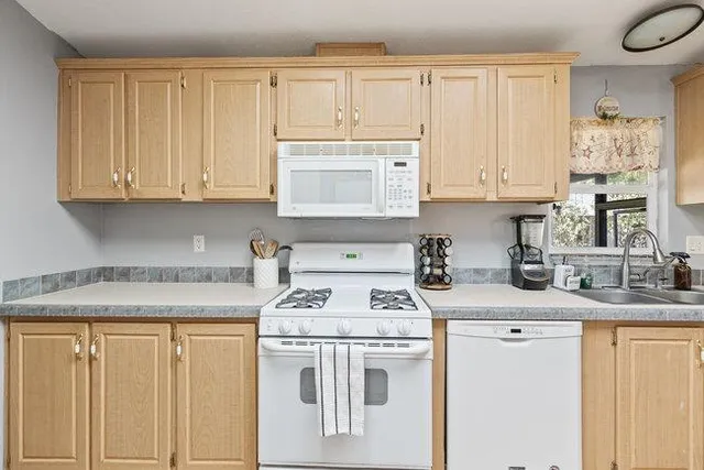 $3,000 | 63275 Argyle Road, King City, CA 93930