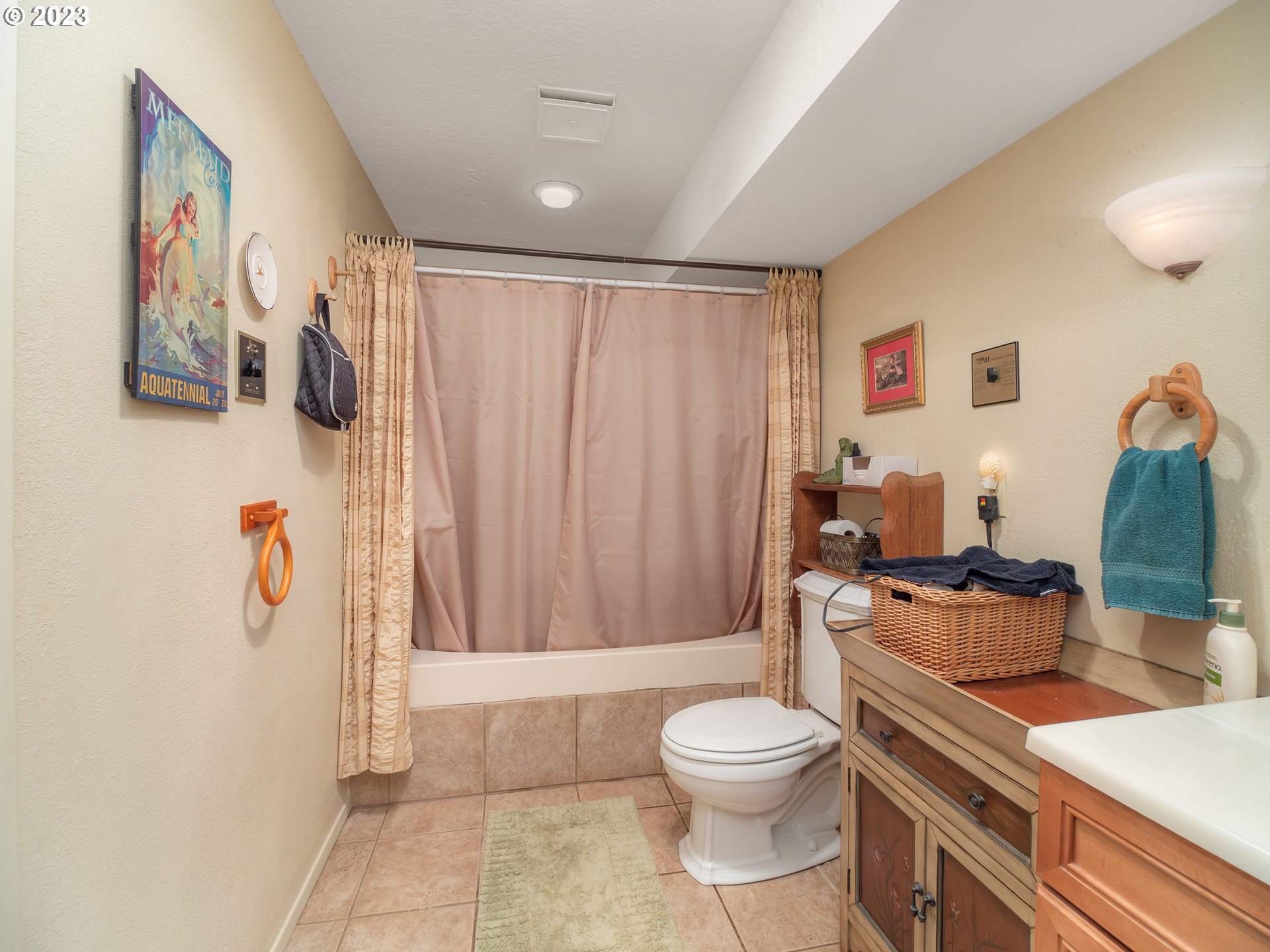 3262 Fisher Road Roseburg, OR 97471 - Photo 19 of 46 Bathroom