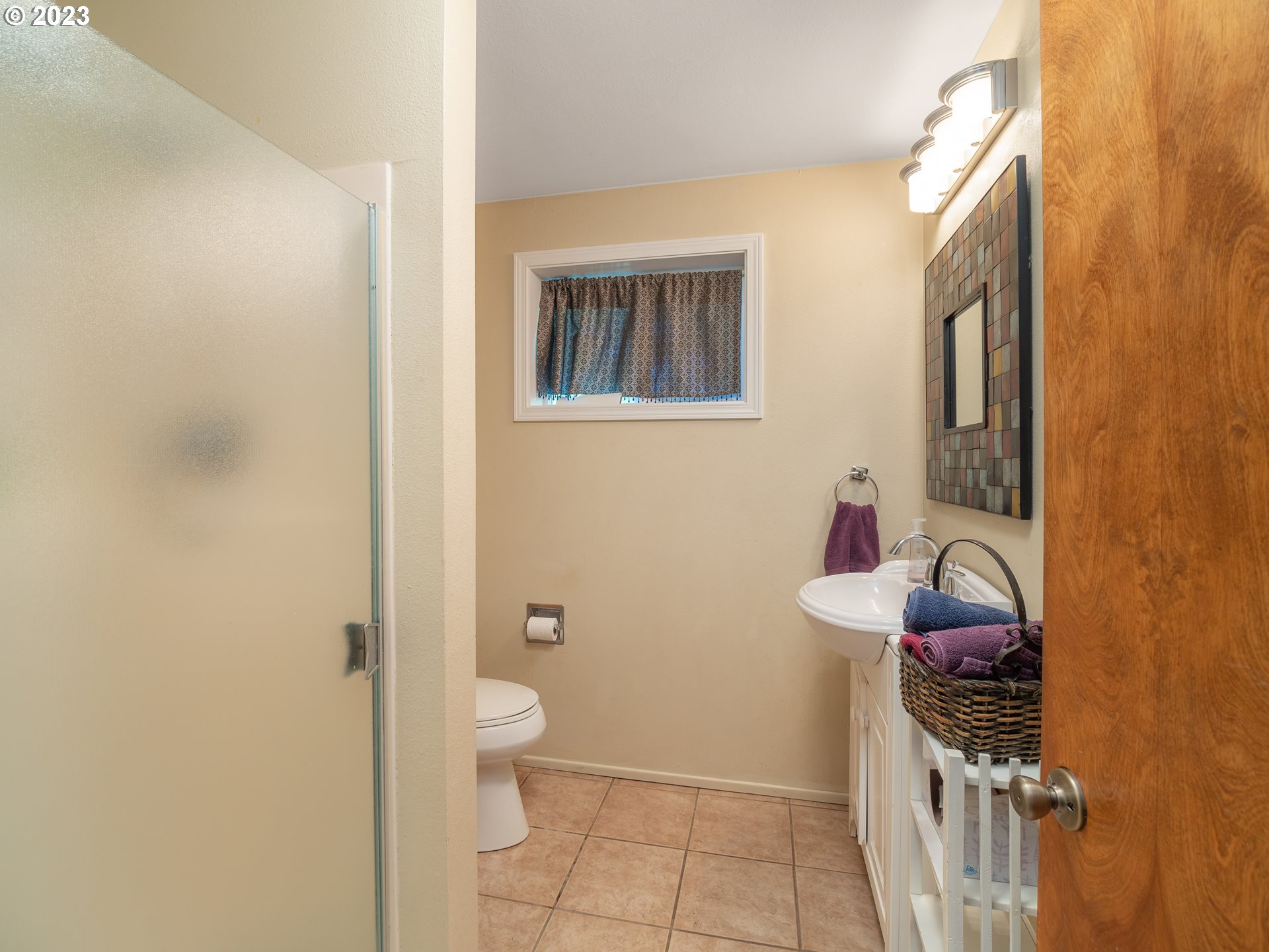 3262 Fisher Road Roseburg, OR 97471 - Photo 24 of 46 Bathroom