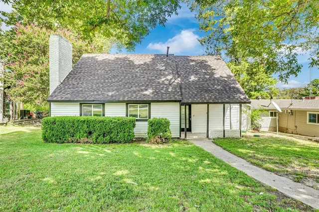 $349,500 | 10525 Post Oak Bend Lane, Wills Point, TX 75169