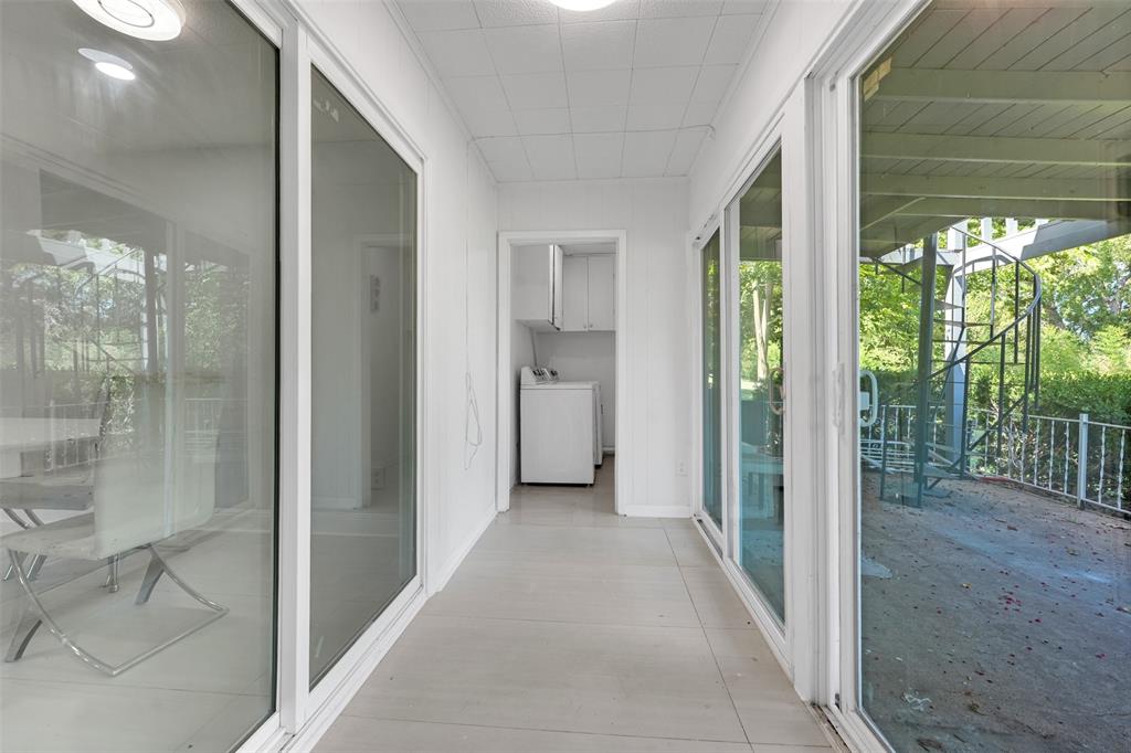 10525 Post Oak Bend Lane Wills Point, TX 75169 - Photo 35 of 40 Bathroom with washer / clothes dryer and baseboards