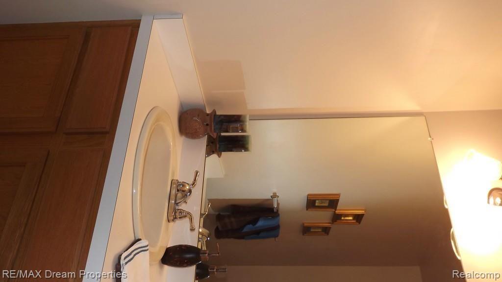 49146 Hawksburry Road, Unit 106 Canton, MI 48188 - Photo 40 of 60 41.jpg