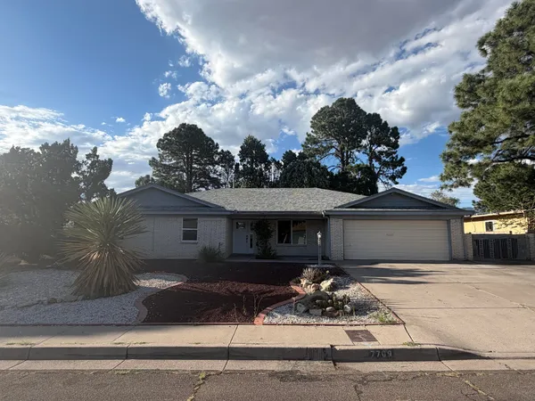 $495,000 | 7709 Summer Avenue Northeast, Albuquerque, NM 87110