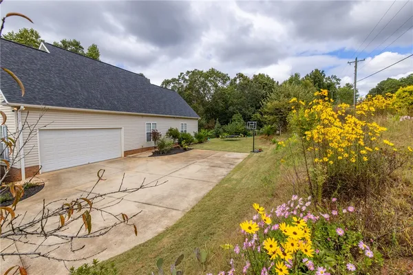 $419,000 | 102 Brookstone Way, Central, SC 29630