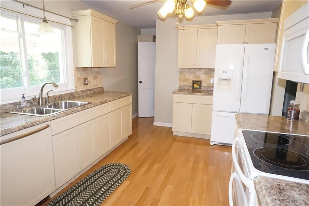 185 Evans City Road Butler, PA 16001 - Photo 5 of 22 Gallery Image 5