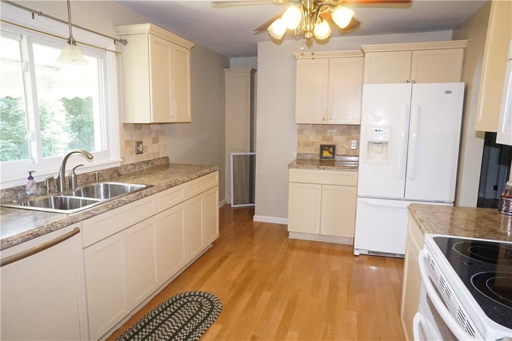 185 Evans City Road Butler, PA 16001 - Photo 9 of 22 Gallery Image 9