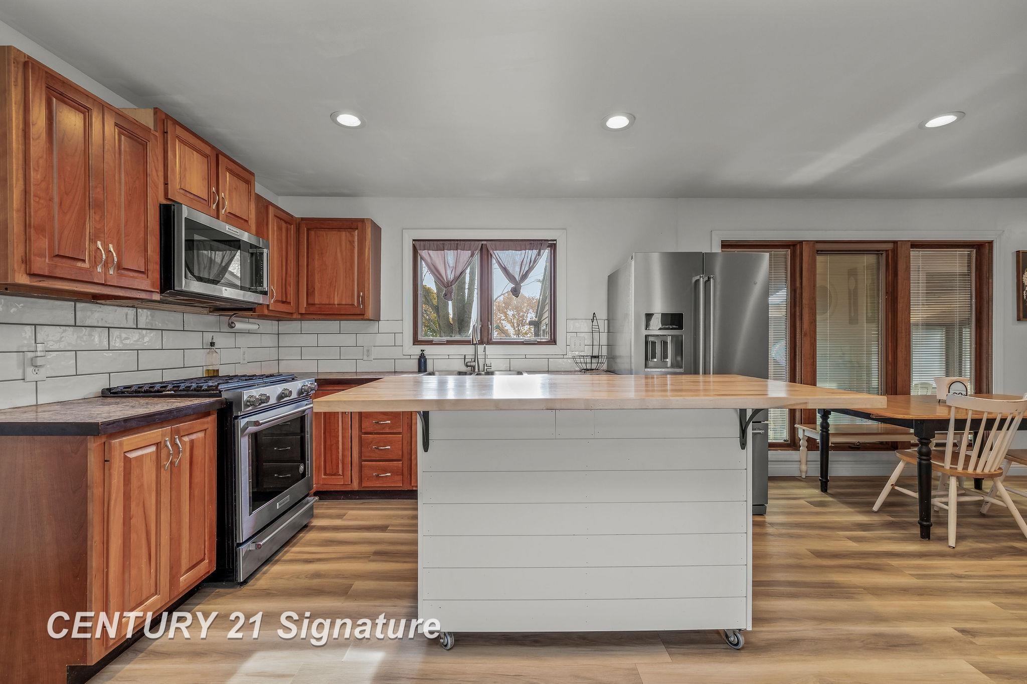 4374 East Freeland Road Freeland, MI 48623 - Photo 4 of 53