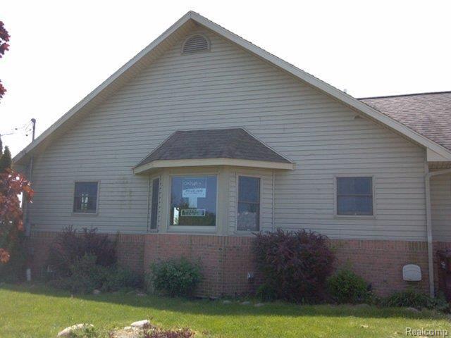 25490 Clark Road New Boston, MI 48164 - Photo 15 of 22 2012-05-16_12-32-01_685.jpg