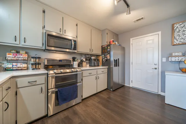 $399,000 | 1070 Dara Court, Redding, CA 96003