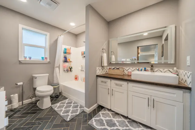 $399,000 | 1070 Dara Court, Redding, CA 96003