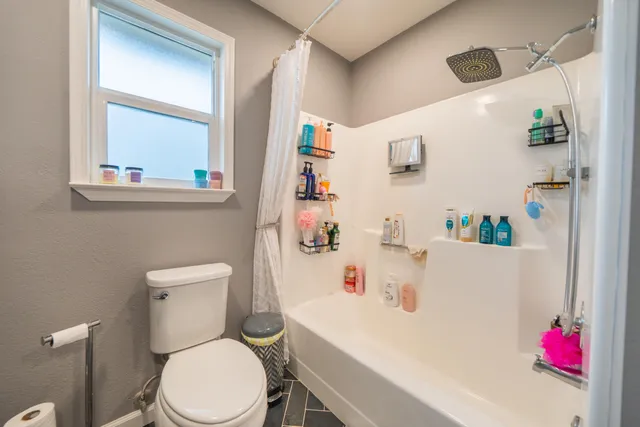 $399,000 | 1070 Dara Court, Redding, CA 96003