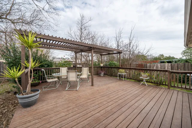 $399,000 | 1070 Dara Court, Redding, CA 96003