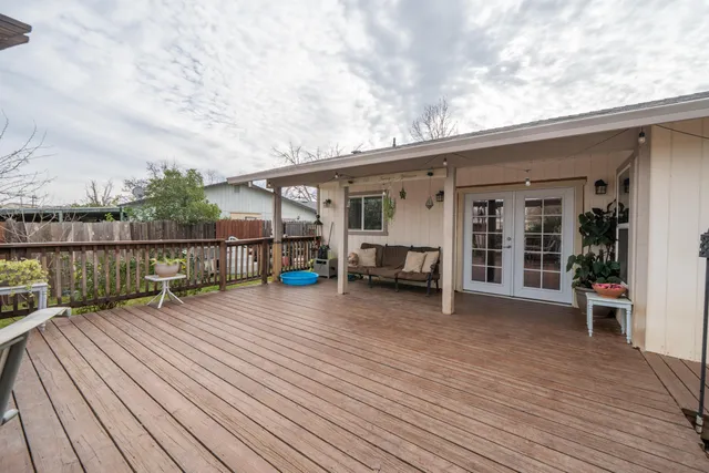 $399,000 | 1070 Dara Court, Redding, CA 96003