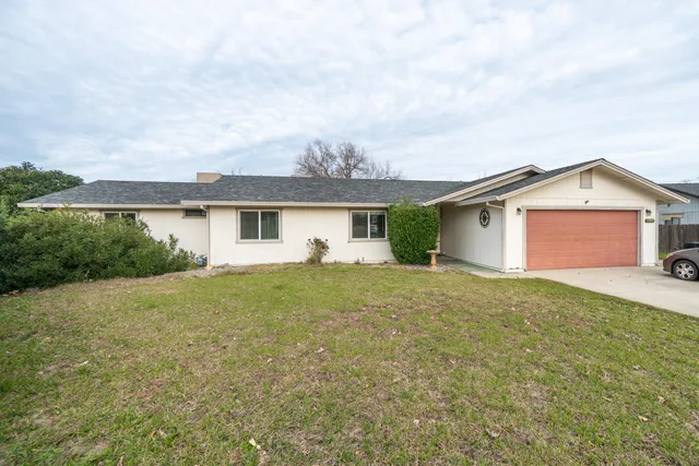 $399,000 | 1070 Dara Court, Redding, CA 96003