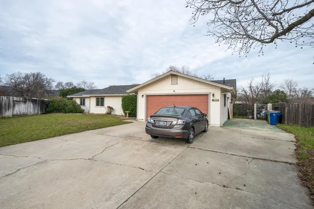 $399,000 | 1070 Dara Court, Redding, CA 96003