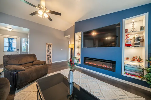 $399,000 | 1070 Dara Court, Redding, CA 96003