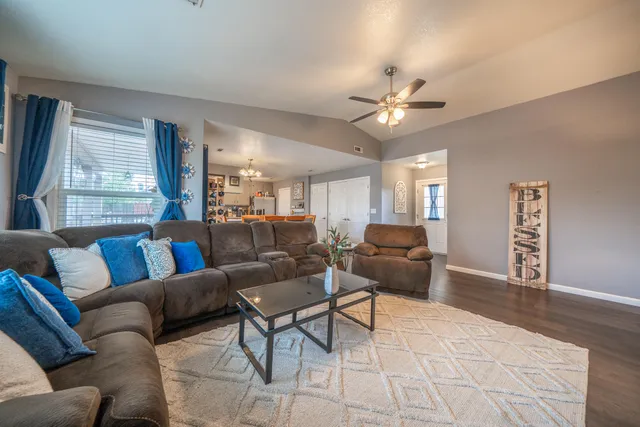 $399,000 | 1070 Dara Court, Redding, CA 96003