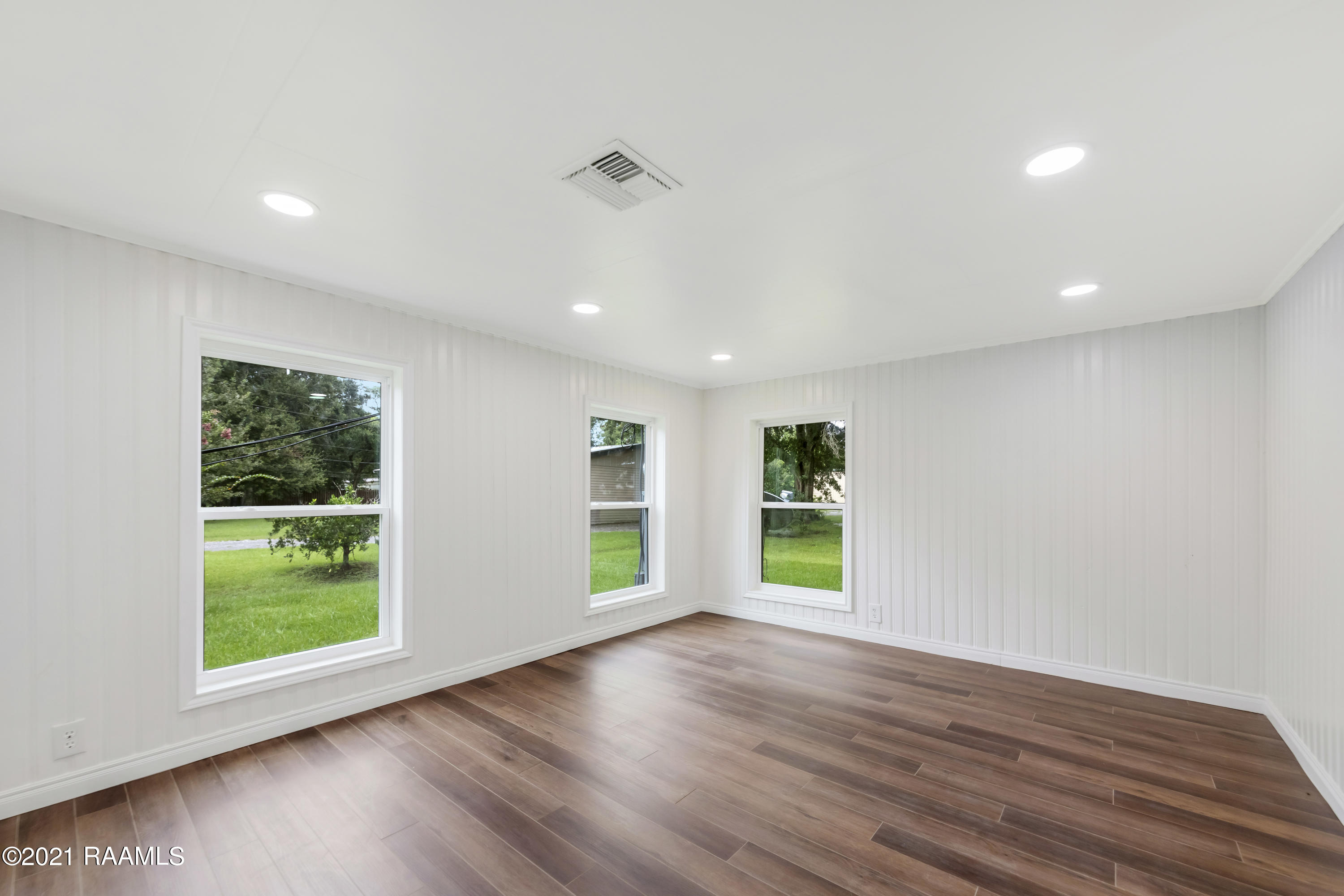 2413 Valery Road New Iberia, LA 70560 - Photo 13 of 19 Gallery Image 13