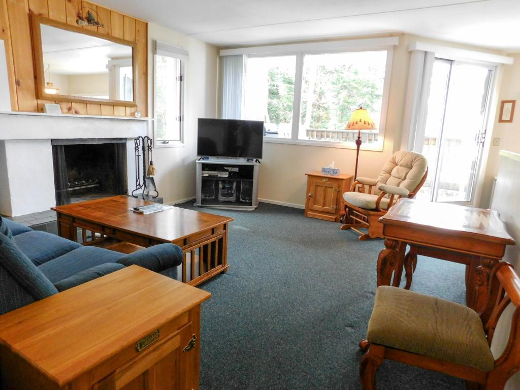 67 Bridges Resort Road Warren, VT 05674 - Photo 4 of 21