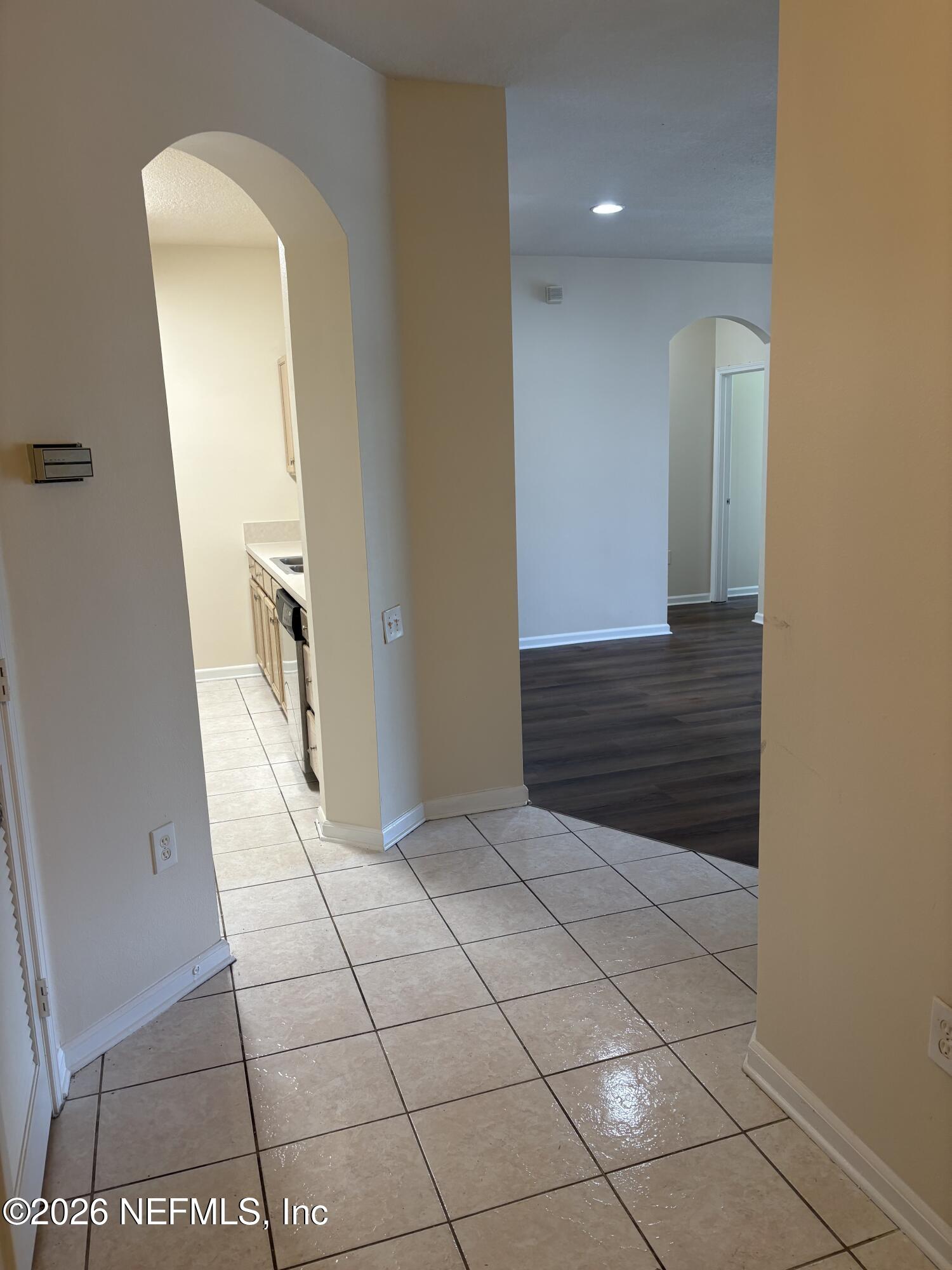 10550 Baymeadows Road, Unit 806 Jacksonville, FL 32256 - Photo 9 of 34 10550 Baymeadows Rd #806 Entry
