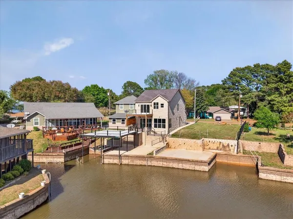 $790,000 | 131 Hilltop Circle, Trinidad, TX 75163