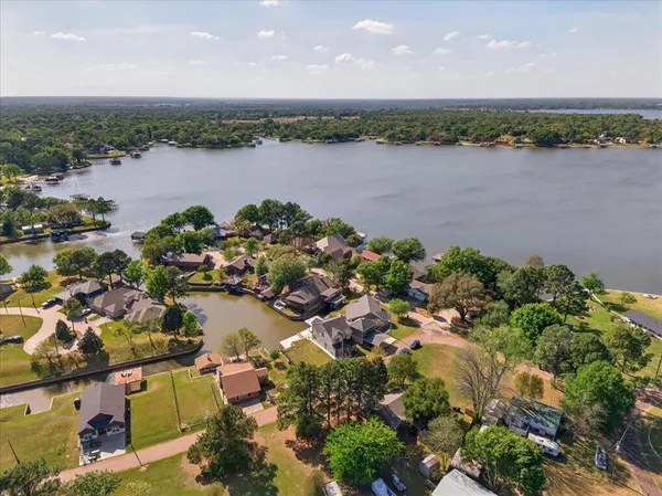 $790,000 | 131 Hilltop Circle, Trinidad, TX 75163